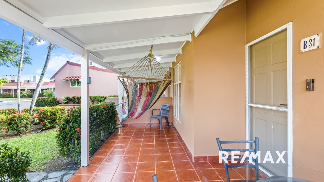 Charming 2-Bedroom Condo in Paradise – 3 Minutes walk to the Beach!, photo 21