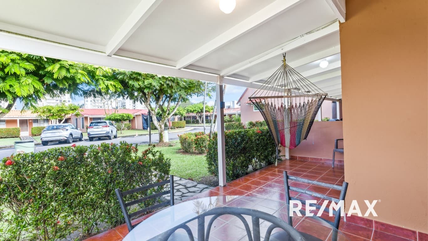 Charming 2-Bedroom Condo in Paradise – 3 Minutes walk to the Beach!, photo 23