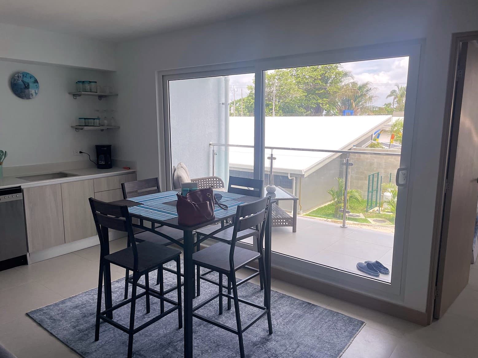 Jaco Downtown Condo One Block from the Beach, photo 5