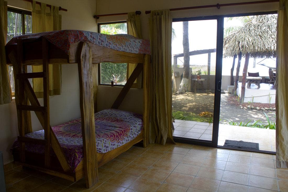 Beach Front Hotel in Surfing Paradise, photo 3