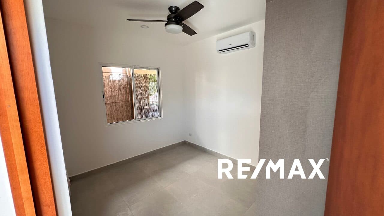 3-Bedroom Home in Gated Community, photo 11