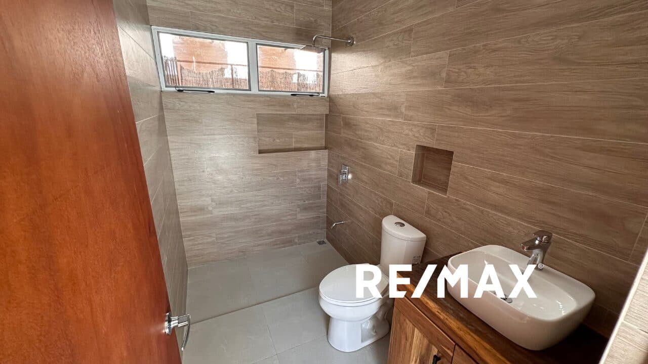 3-Bedroom Home in Gated Community, photo 12