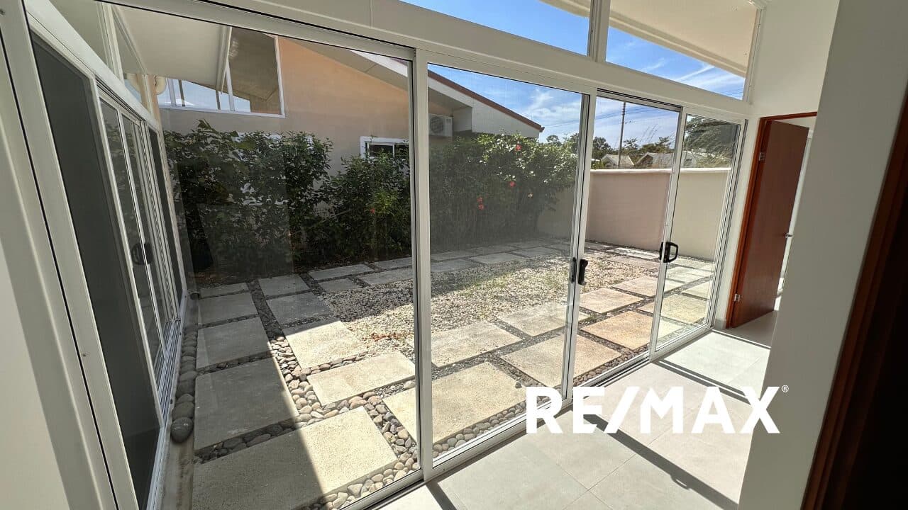 3-Bedroom Home in Gated Community, photo 16