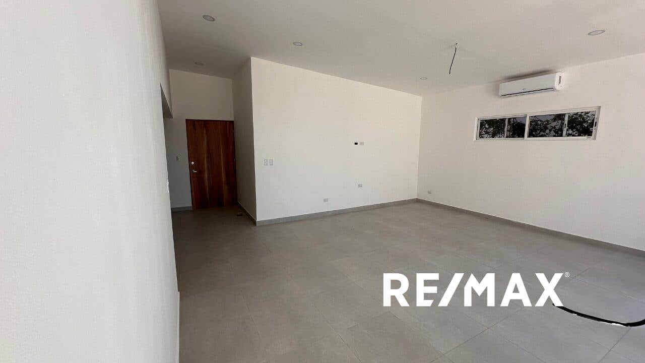 3-Bedroom Home in Gated Community, photo 17