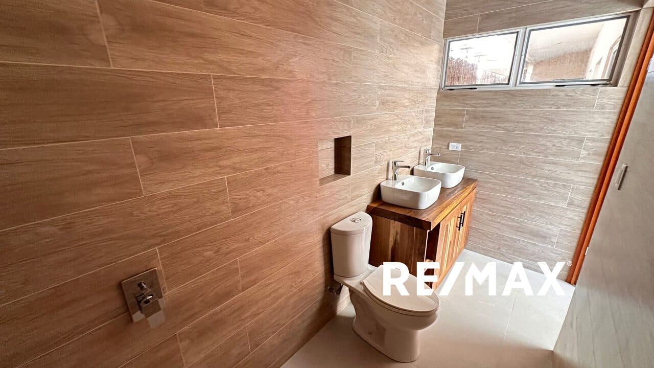 3-Bedroom Home in Gated Community, photo 24