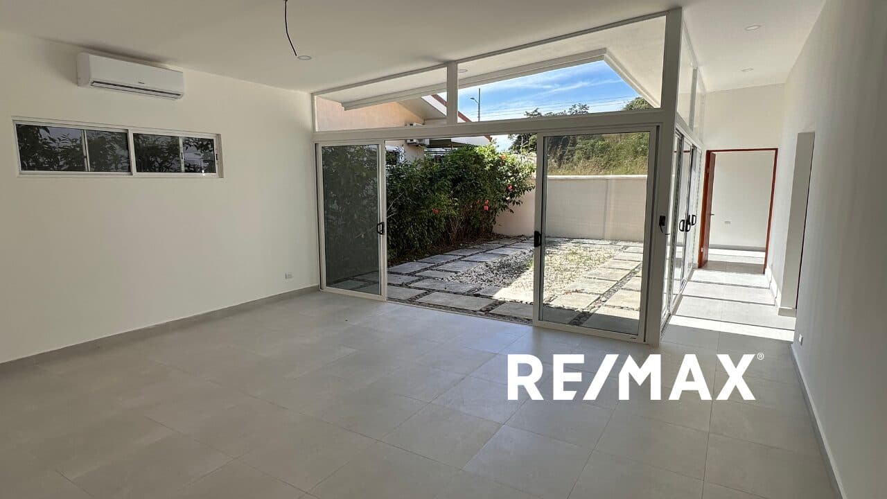 3-Bedroom Home in Gated Community, photo 7