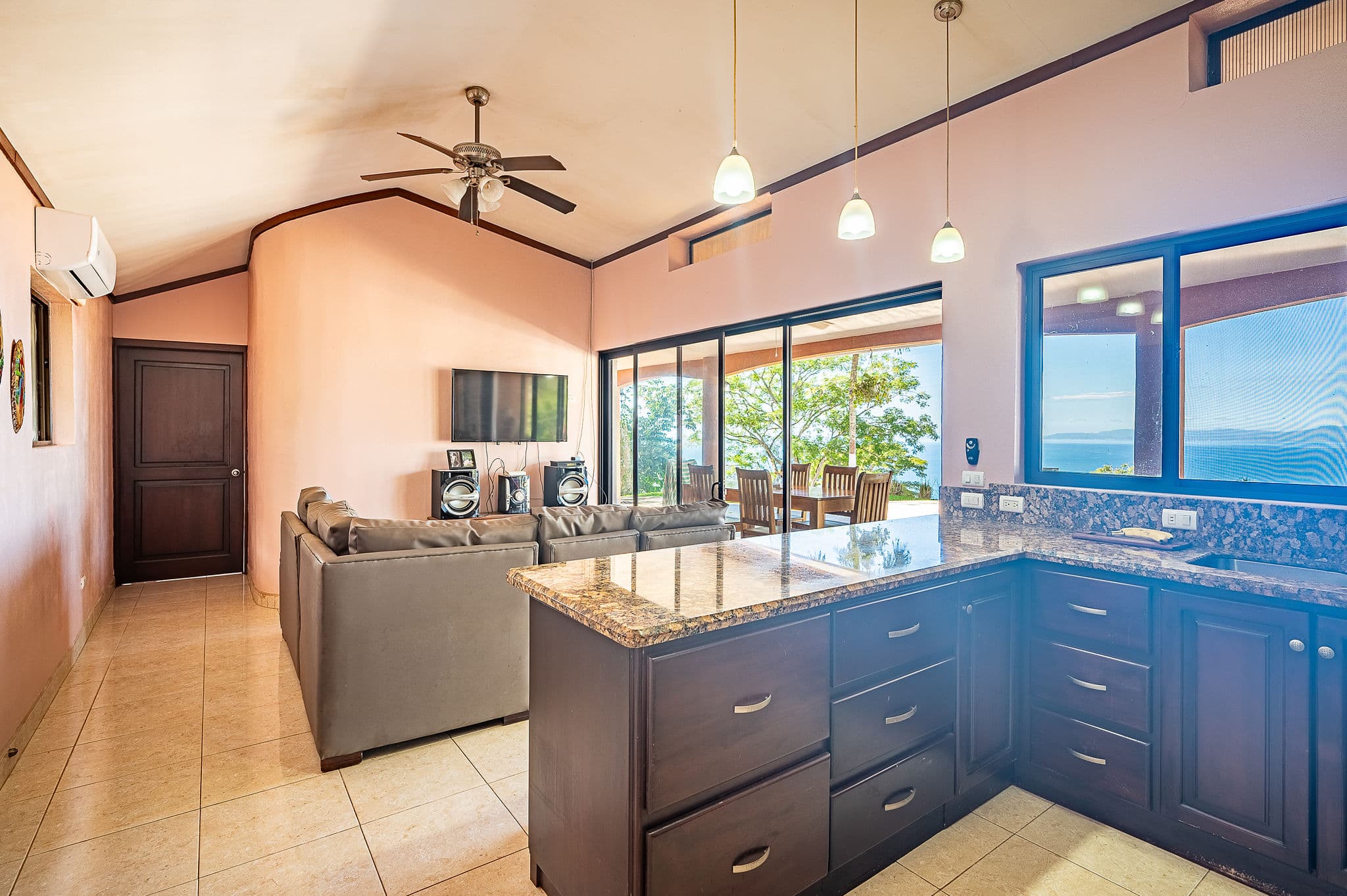 Unobstructive Ocean and Mountain Views, photo 9