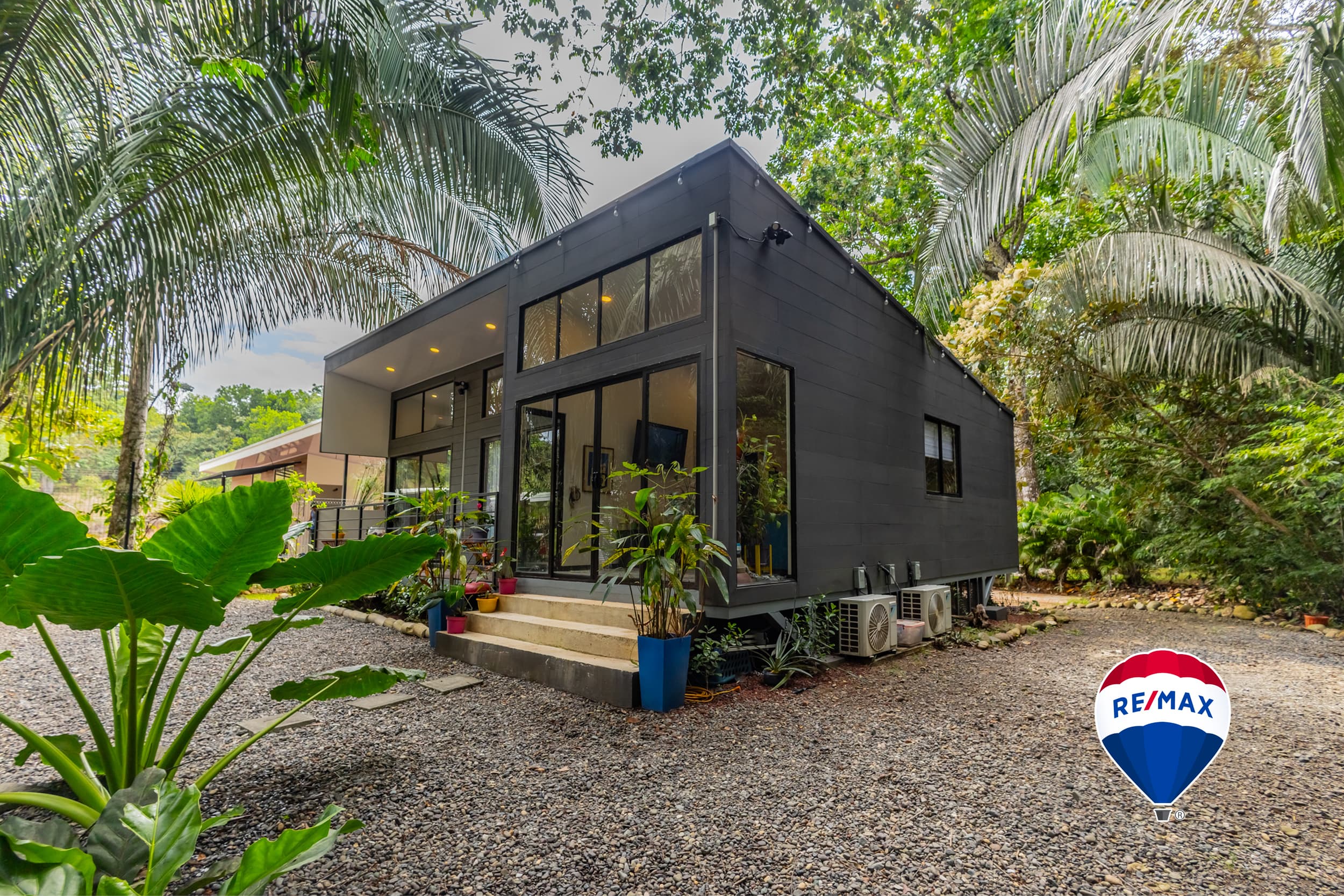 Turnkey Tropical Retreat | Near Beach, photo 7