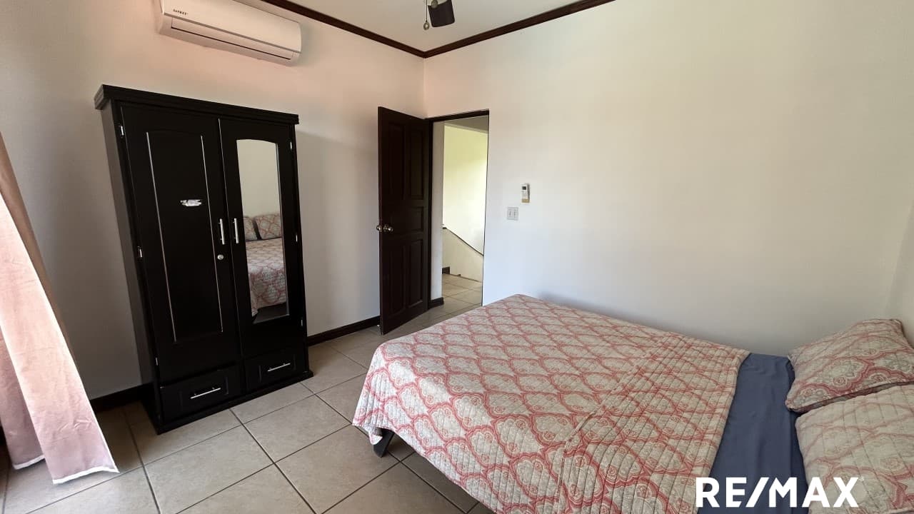 Investment Property in the Heart of Jacó — 5 Townhouse Apartments with Pool and Tiki Bar, photo 12