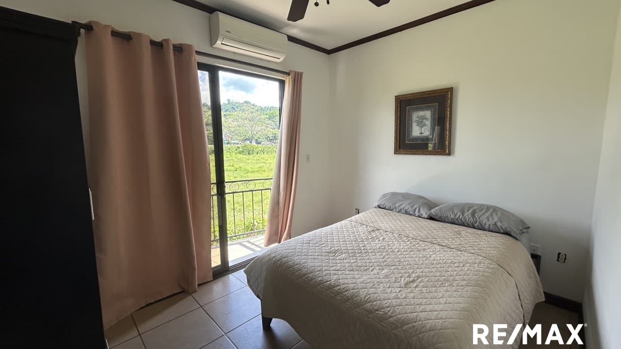 Investment Property in the Heart of Jacó — 5 Townhouse Apartments with Pool and Tiki Bar, photo 14