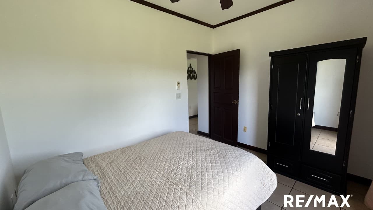 Investment Property in the Heart of Jacó — 5 Townhouse Apartments with Pool and Tiki Bar, photo 15