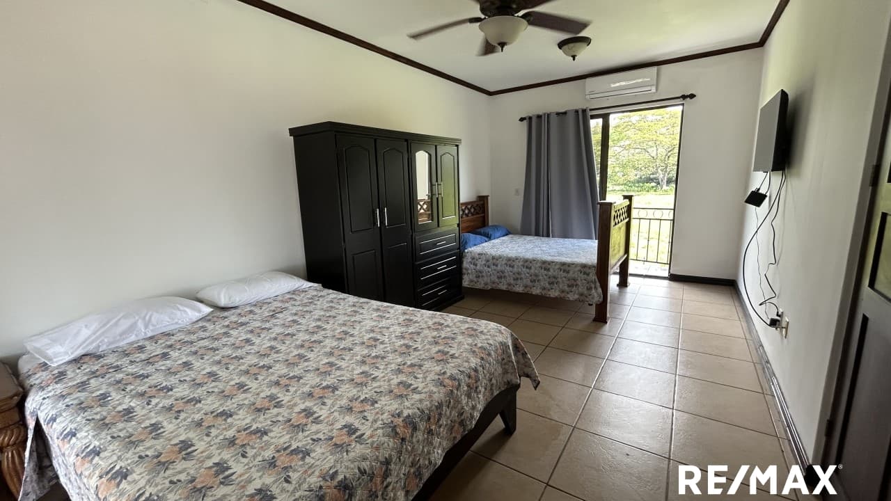 Investment Property in the Heart of Jacó — 5 Townhouse Apartments with Pool and Tiki Bar, photo 18