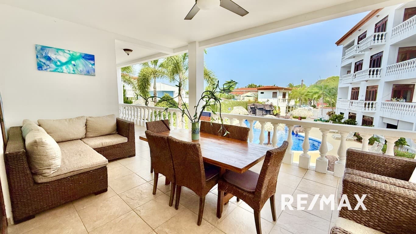 Wake Up to Waves – 3 bedrooms Beachfront Beauty in Jacó