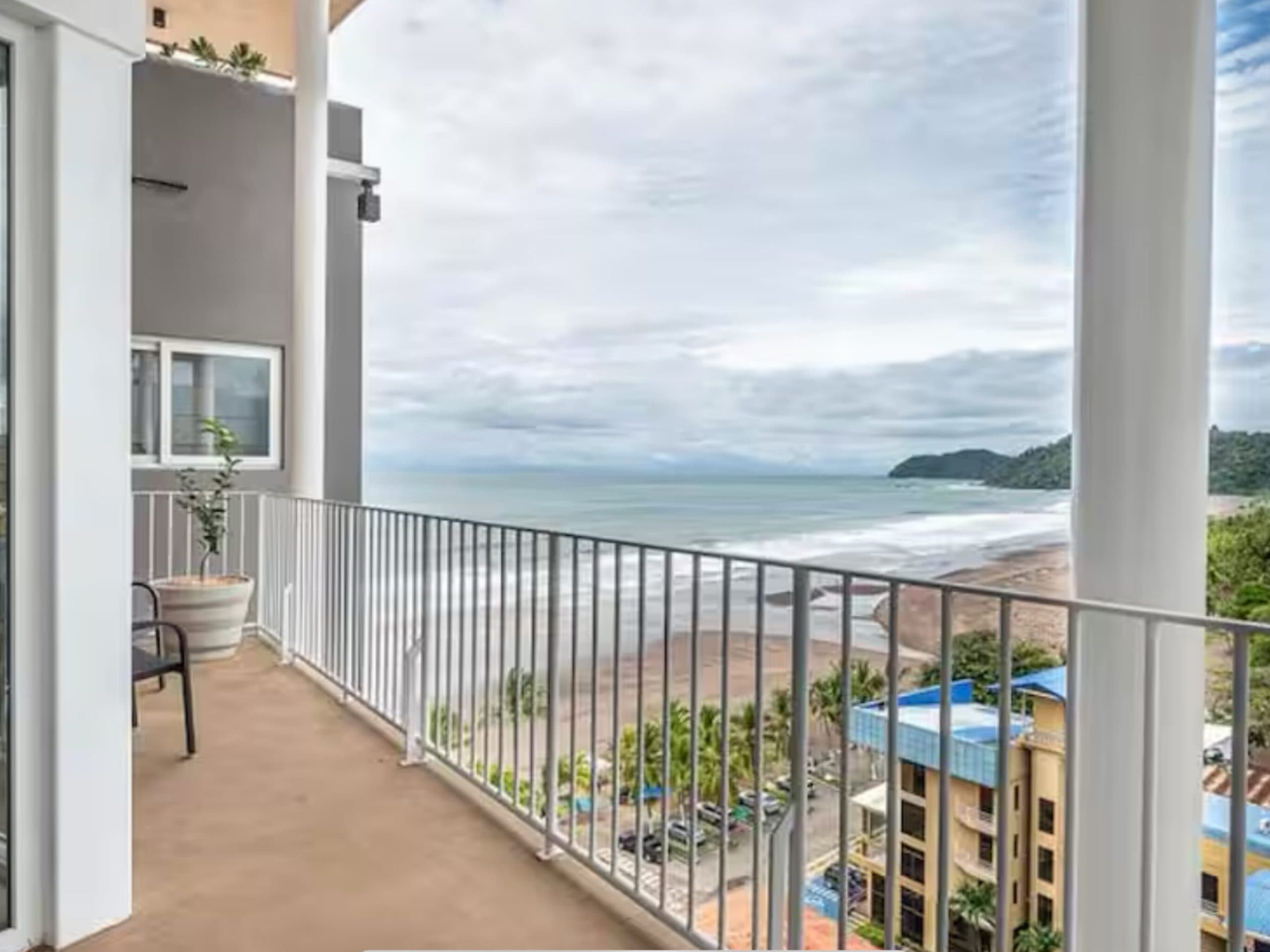 Pacific Point Penthouse, photo 3