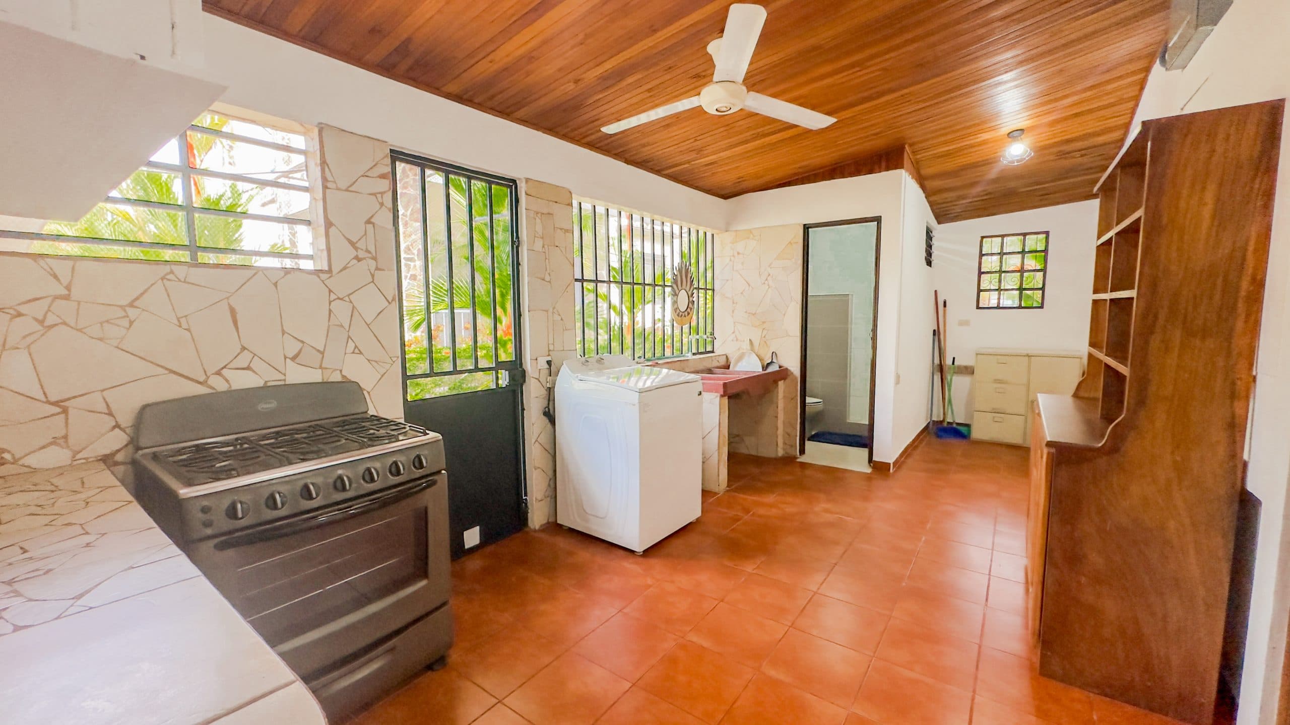 High-Value Commercial Property for Sale in the Beach, photo 8
