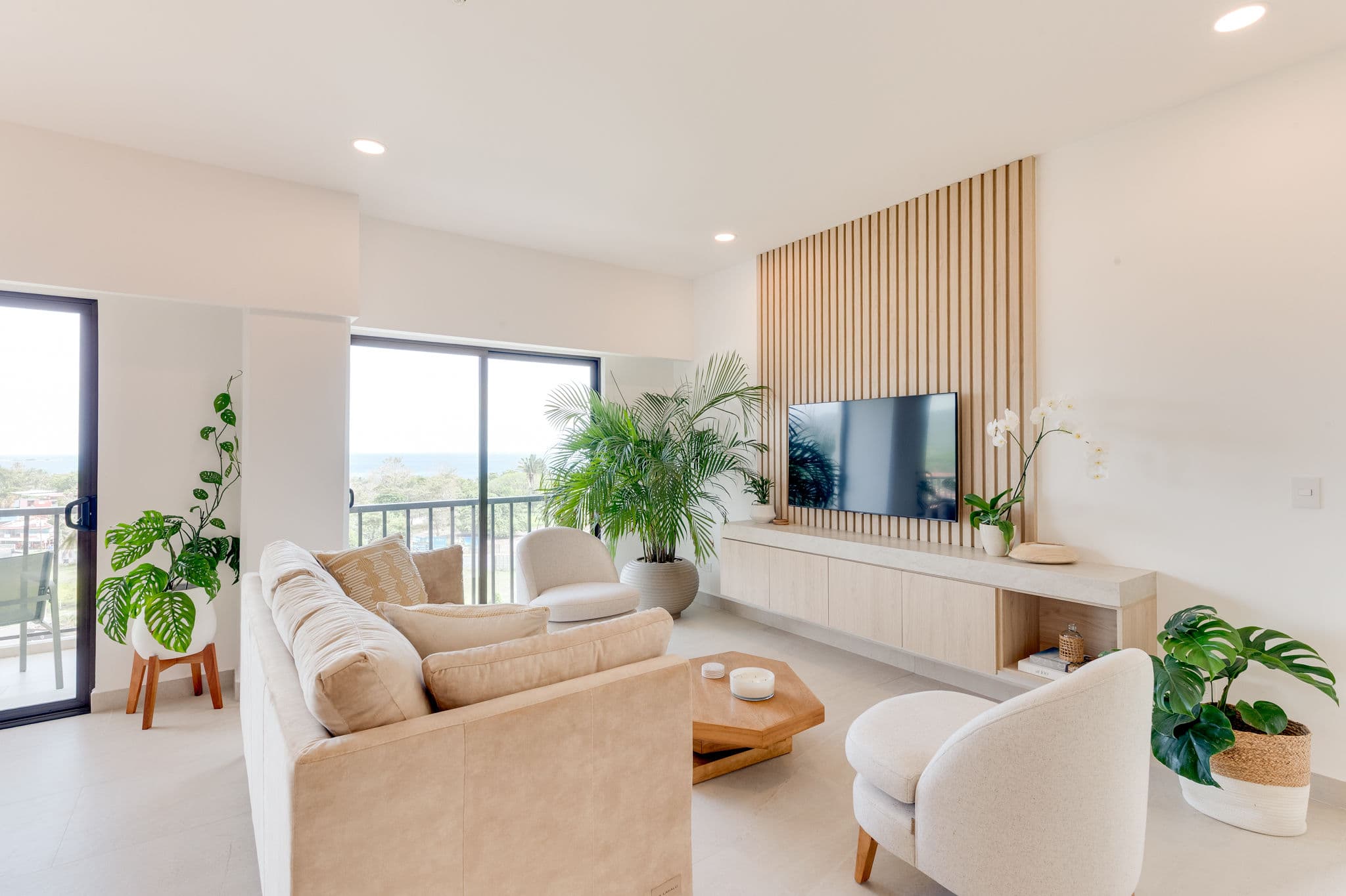 Luxury Organic Modern Oceanview Condo, photo 7