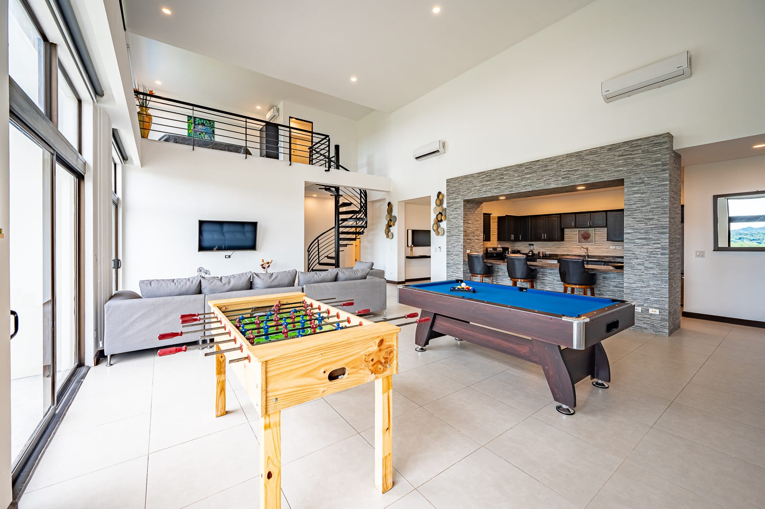 Own the Top Floor | Penthouses 41001 & 41002 Jaco Bay, photo 2