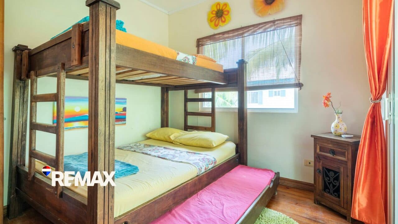 Charming Bungalow Just Steps from the Beach in Playa Hermosa, photo 10