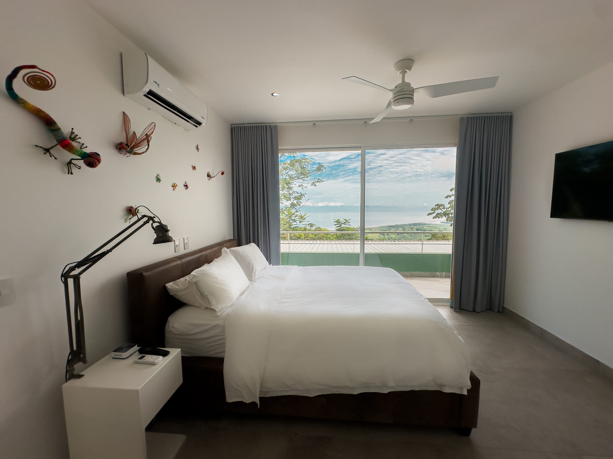 Costa Rica home with ocean and mountain views, photo 12