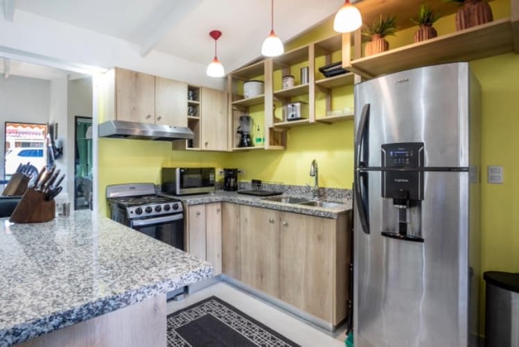 Newly Remodeled Beach Condo | Prime Rental Investment, photo 4