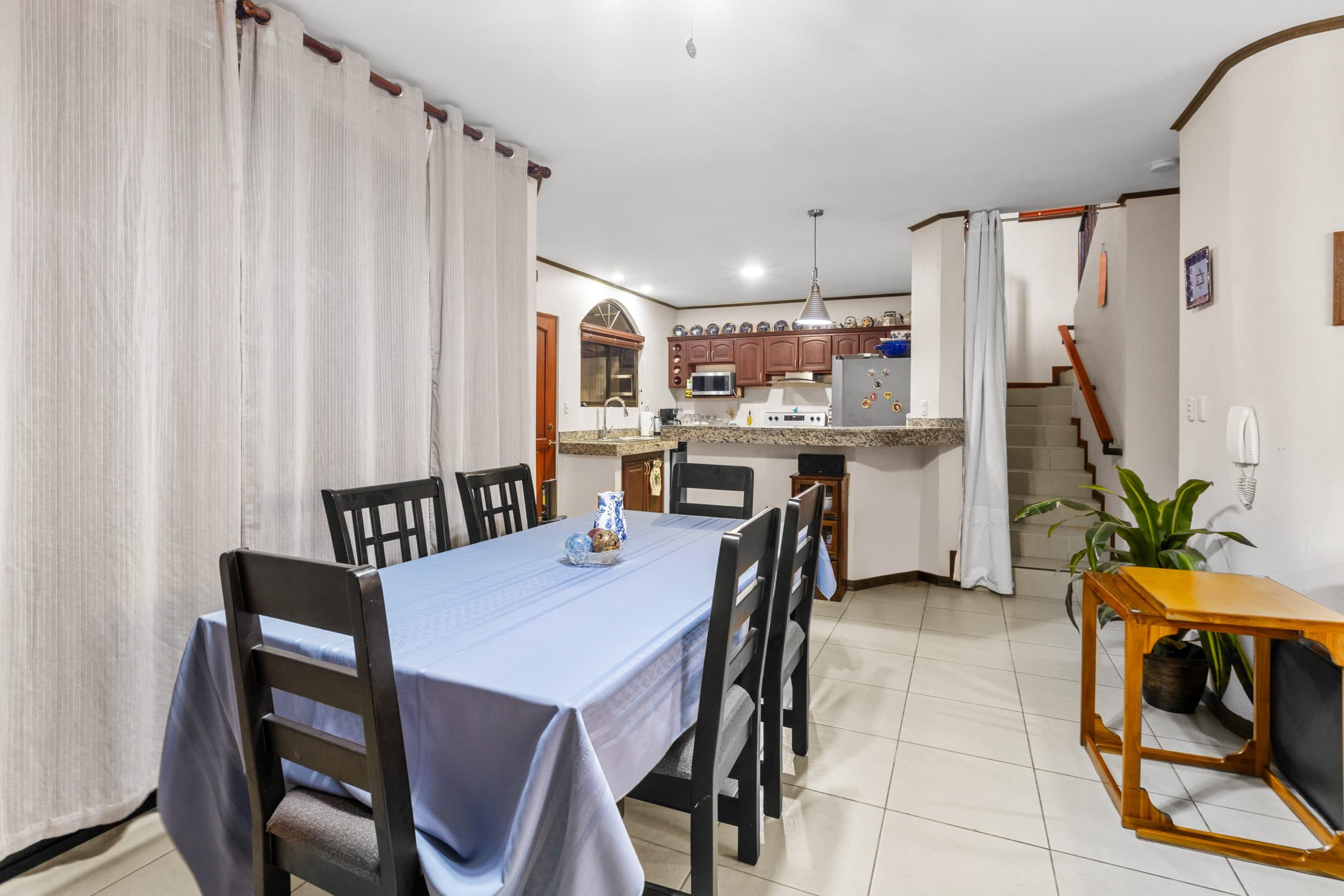 4 Bedroom South End Condo| Direct Beach Access, photo 6