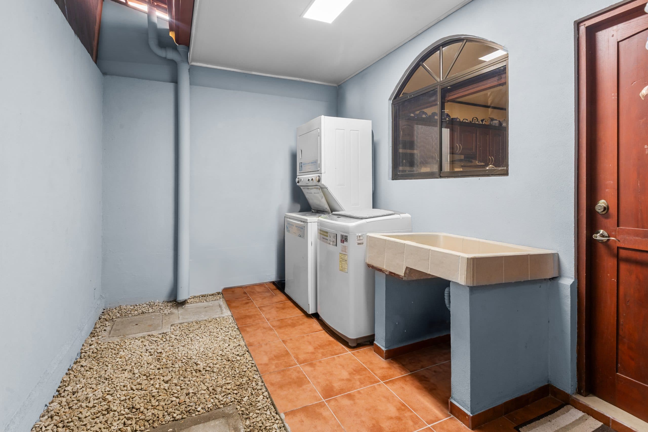 4 Bedroom South End Condo| Direct Beach Access, photo 9