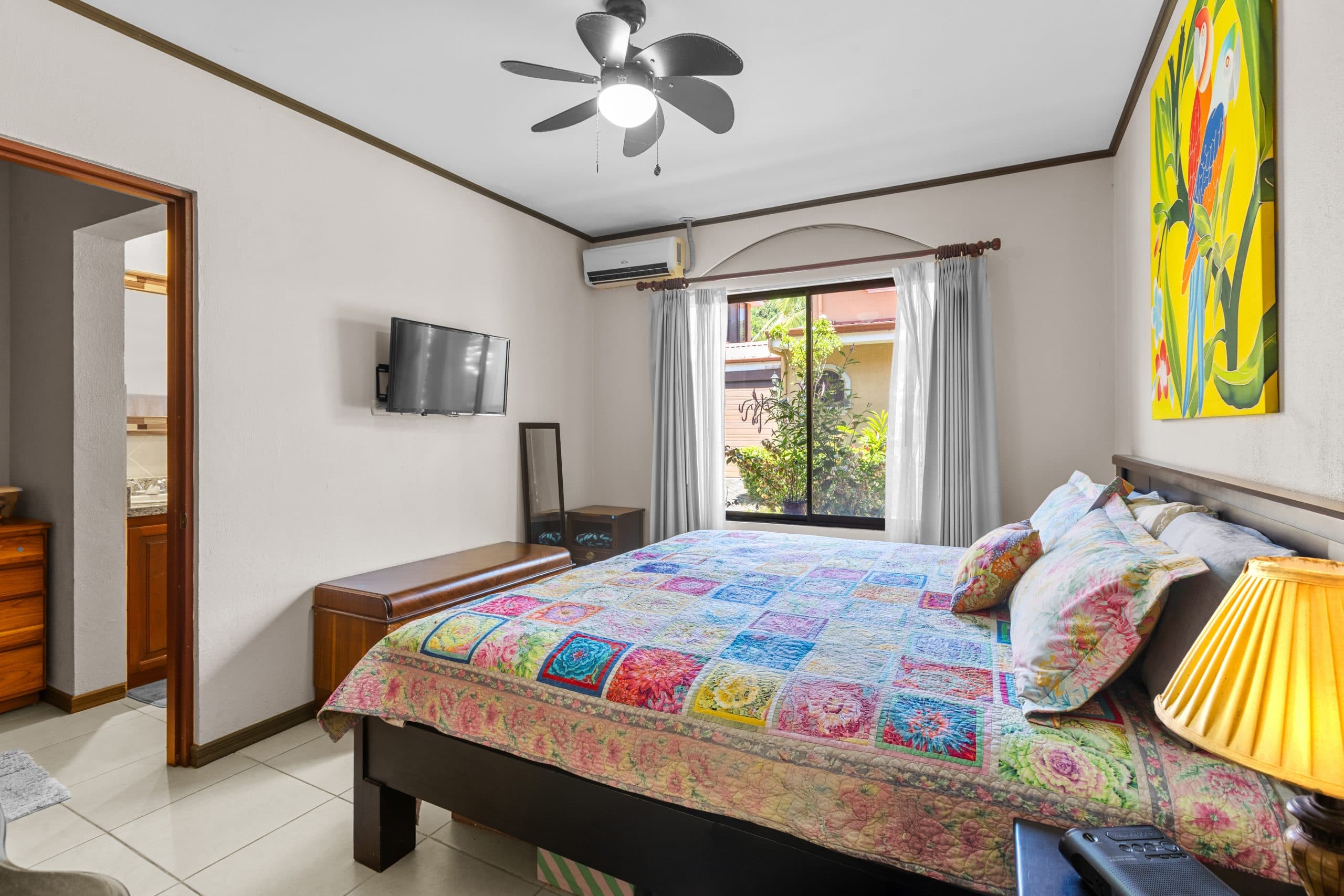 4 Bedroom South End Condo| Direct Beach Access, photo 12