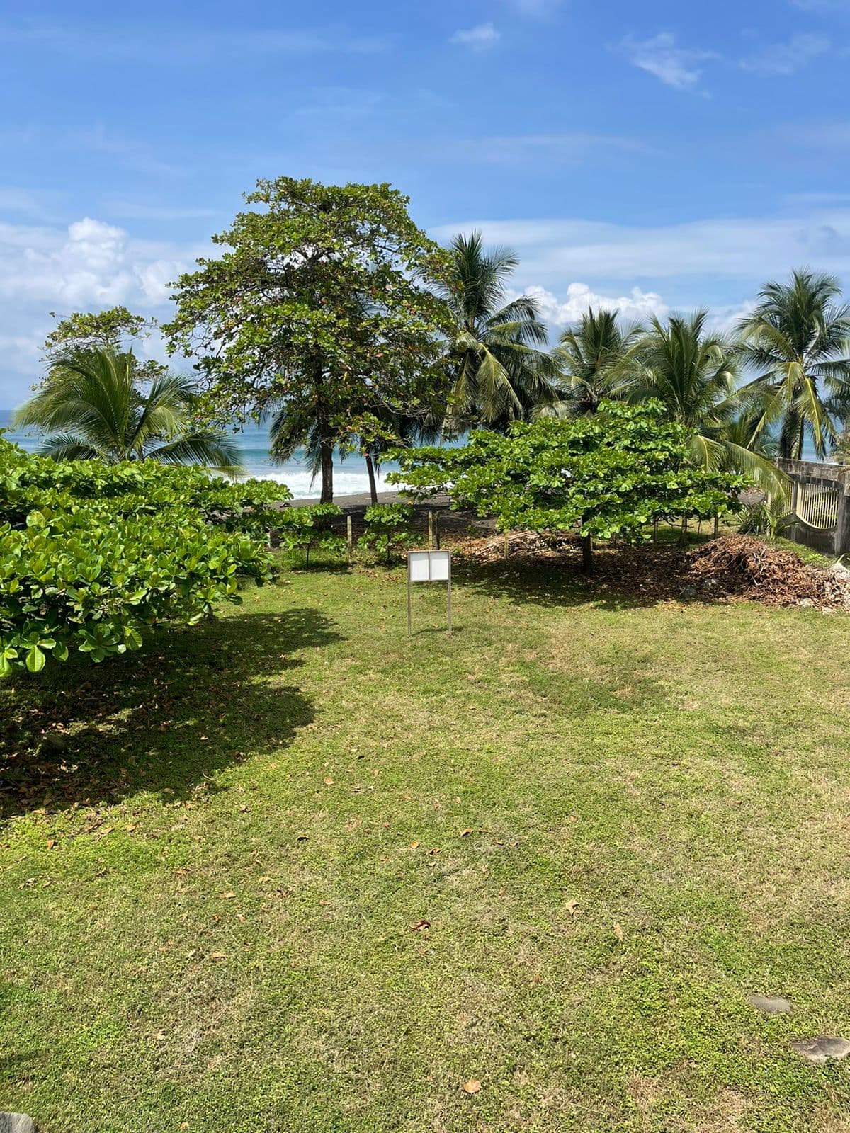 Playa Hermosa Beachfront Craftsman House – 1197 m² with Development Potential, photo 3