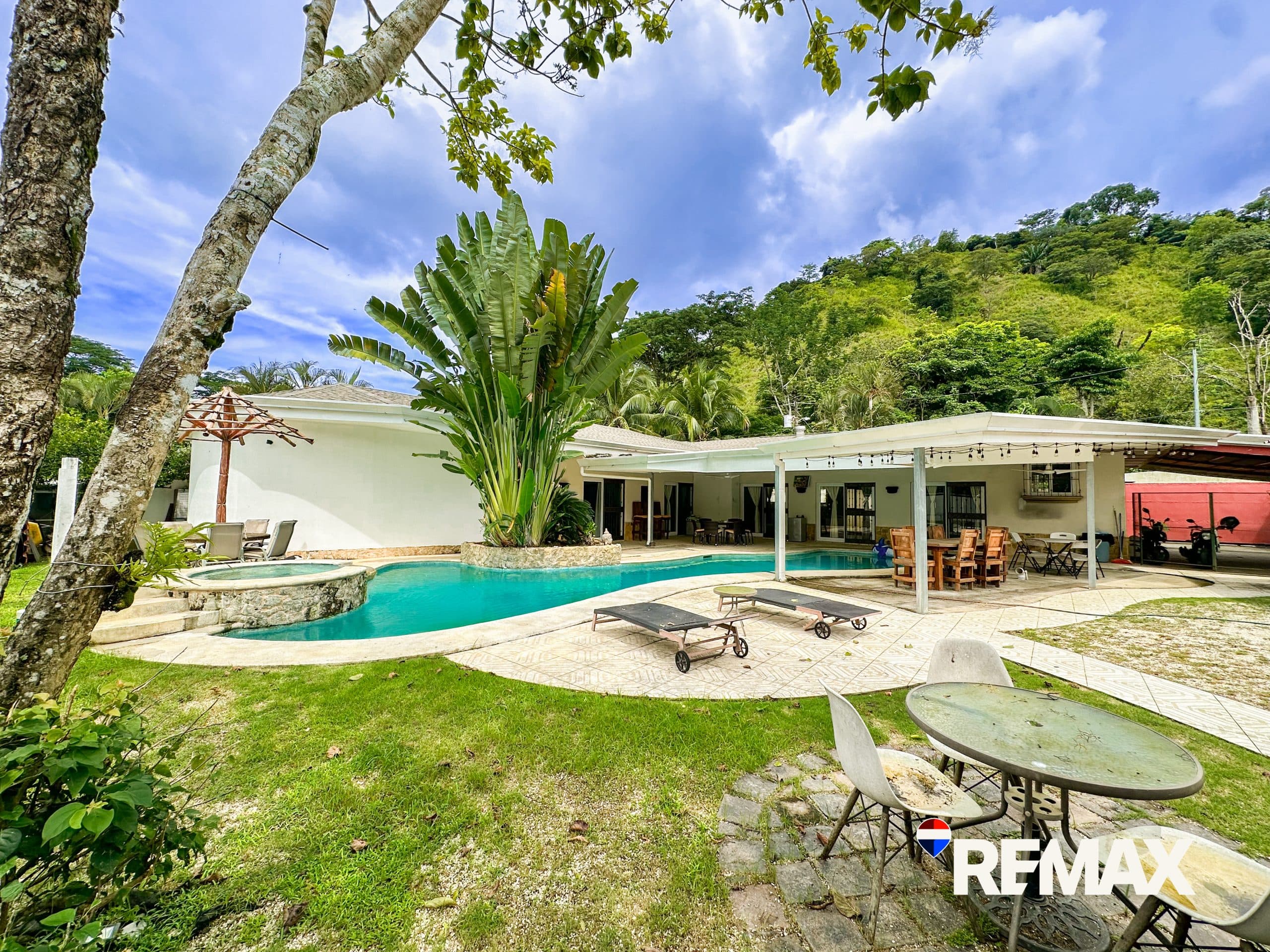Vacation Oasis Villa | 6 Bedrooms | 2 Guest Houses, photo 2