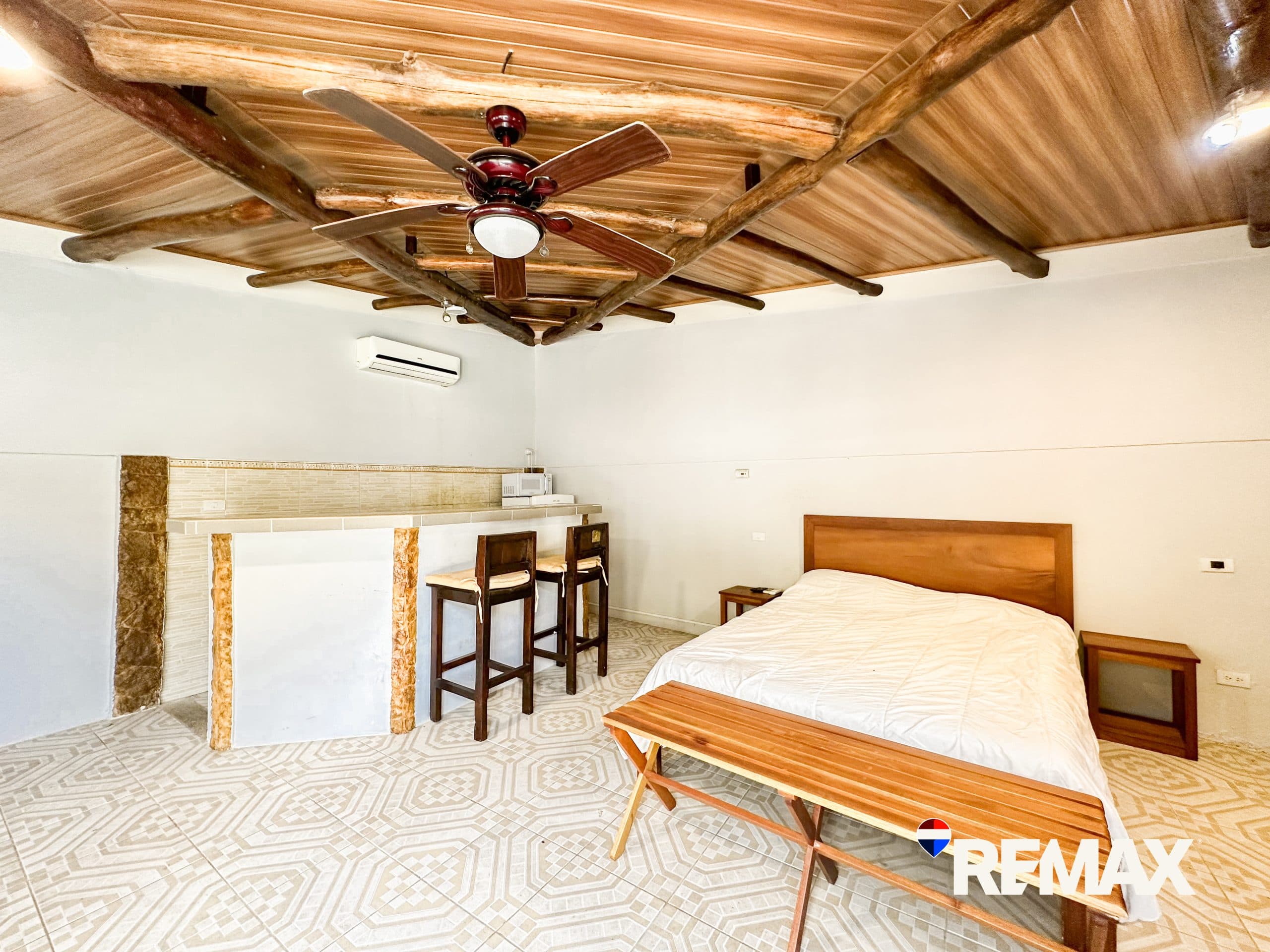 Vacation Oasis Villa | 6 Bedrooms | 2 Guest Houses, photo 4