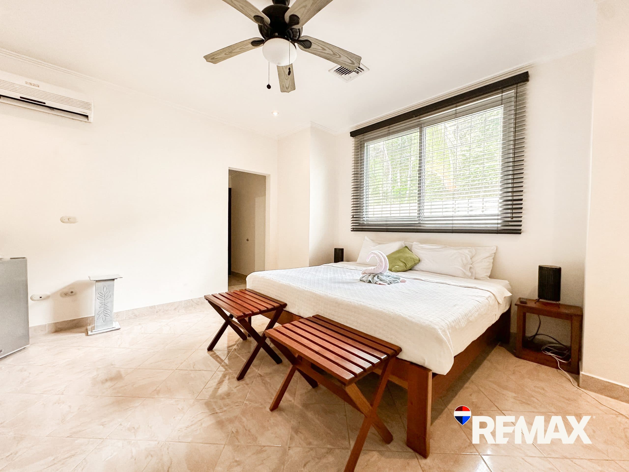 Vacation Oasis Villa | 6 Bedrooms | 2 Guest Houses, photo 8