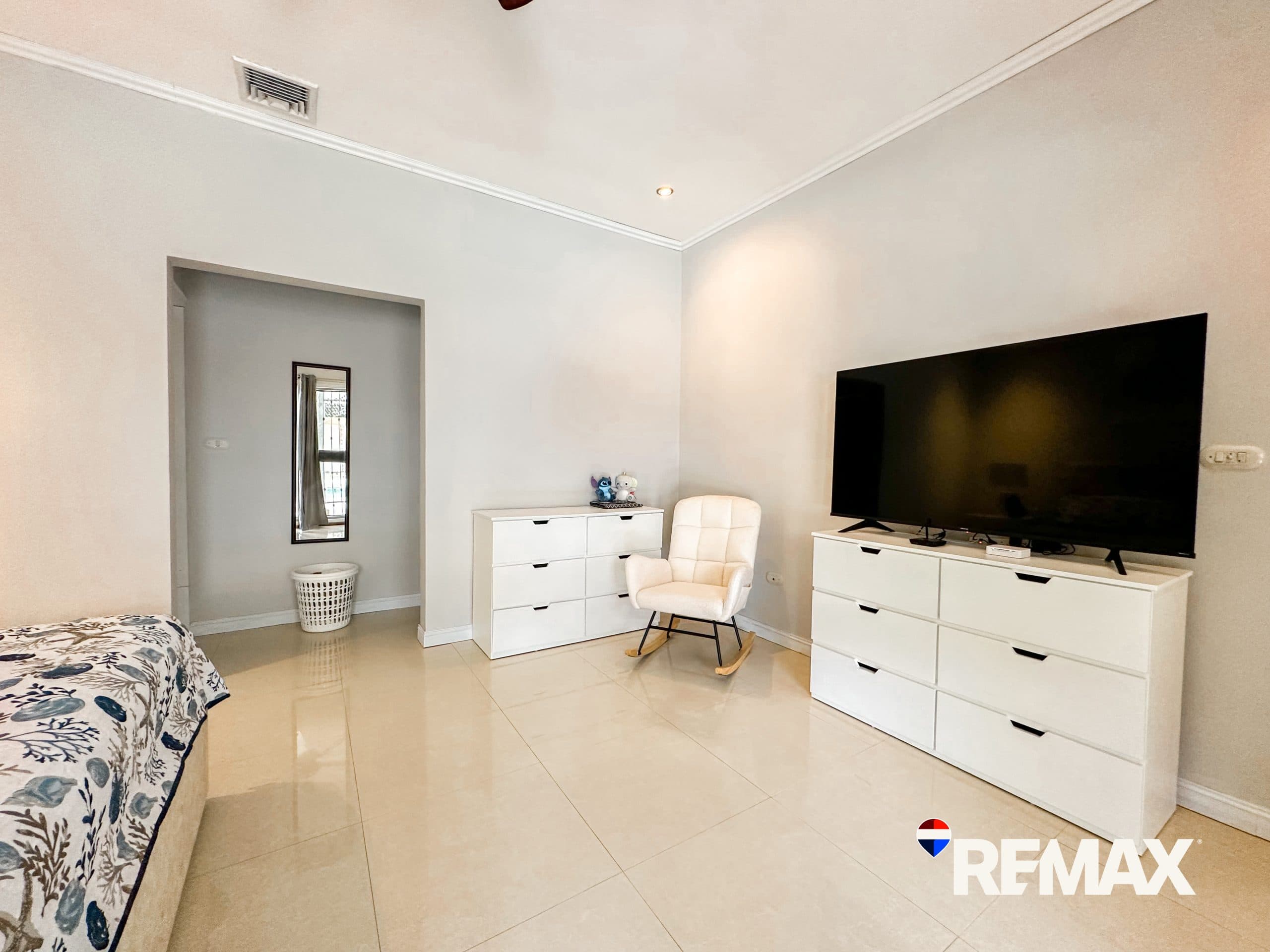 Vacation Oasis Villa | 6 Bedrooms | 2 Guest Houses, photo 17