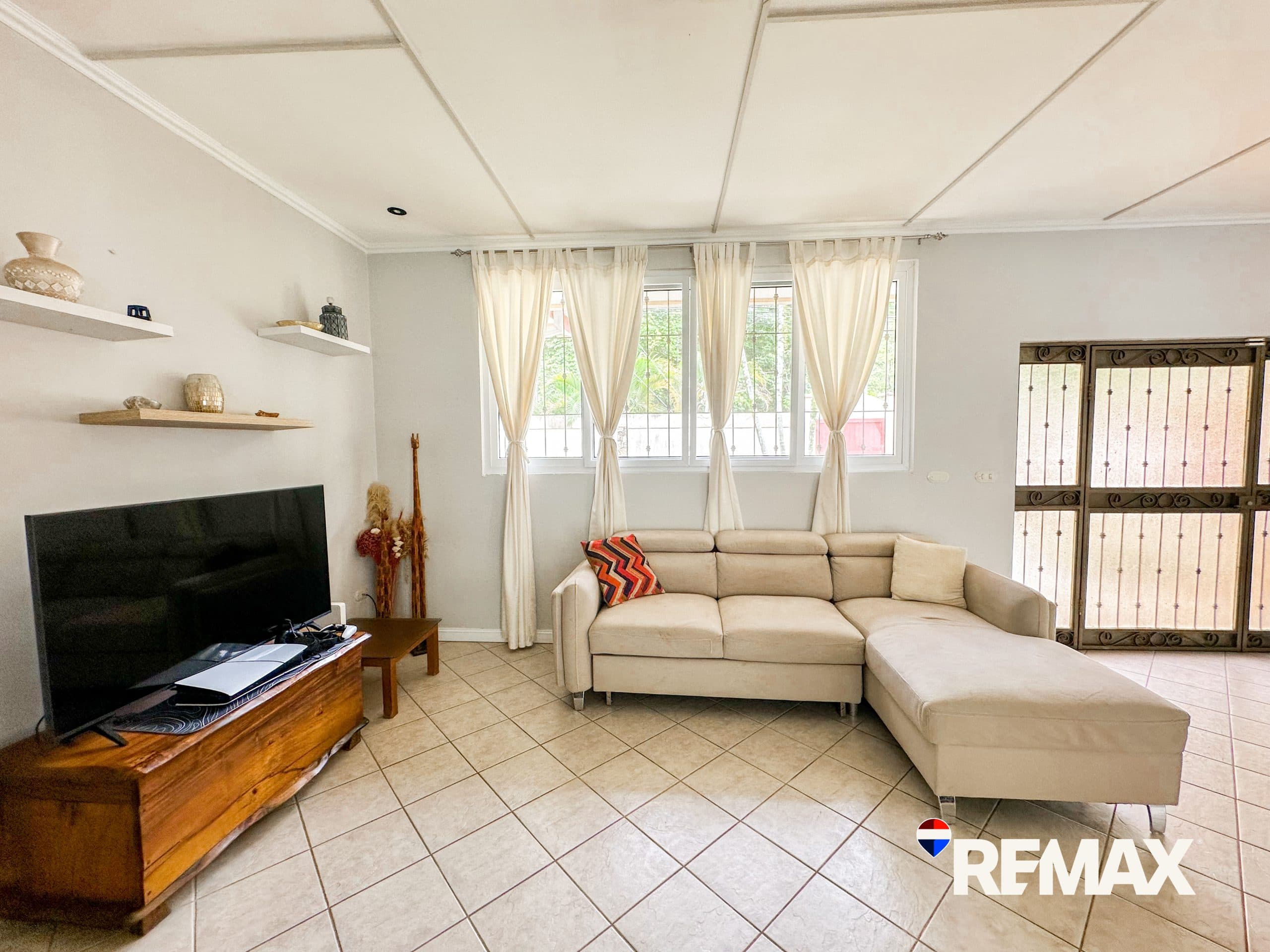 Vacation Oasis Villa | 6 Bedrooms | 2 Guest Houses, photo 27
