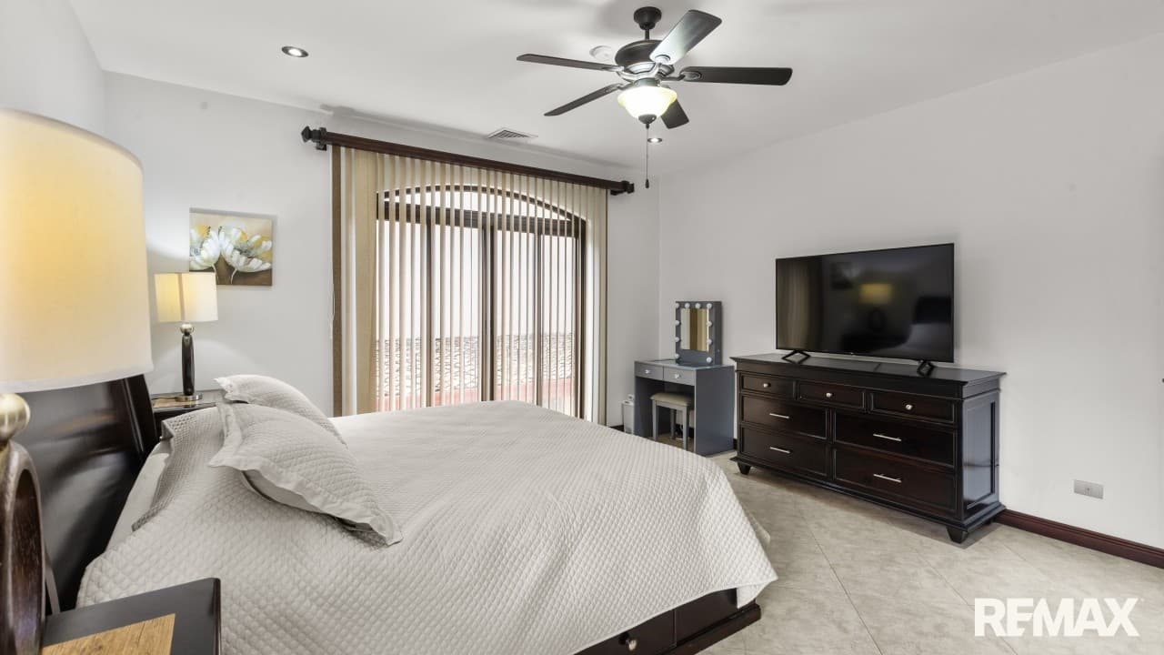 Oceanfront Luxury Living at Tres Regalos 203N, photo 20