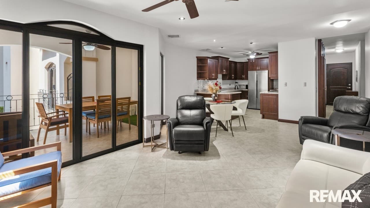 Oceanfront Luxury Living at Tres Regalos 203N, photo 7