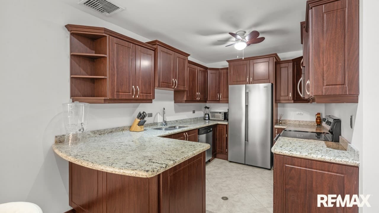 Oceanfront Luxury Living at Tres Regalos 203N, photo 10