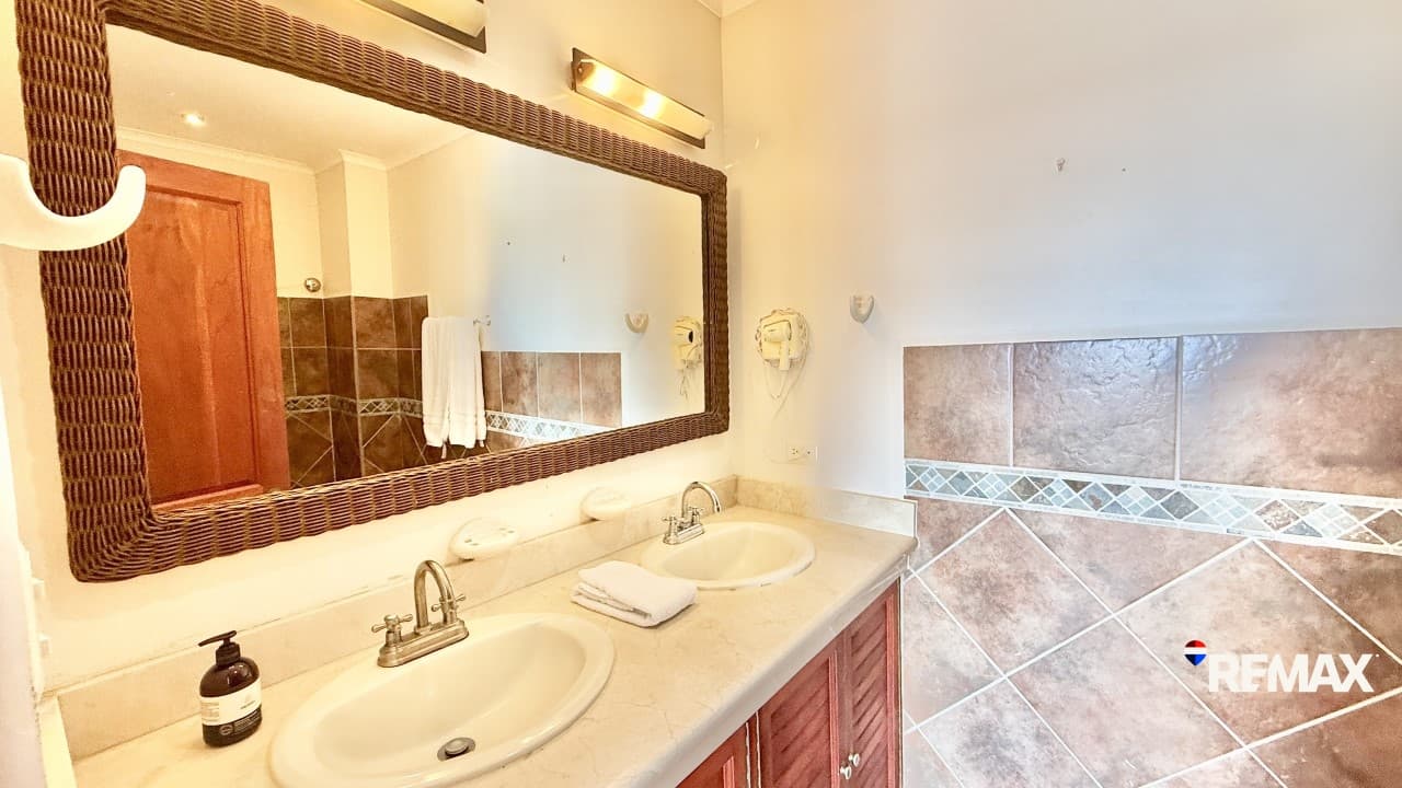 Beachfront Dream Condo Ocean View!, photo 12