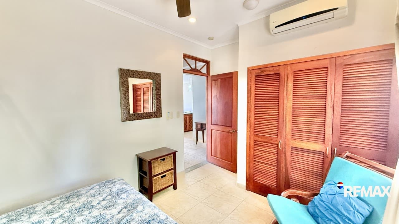 Beachfront Dream Condo Ocean View!, photo 11