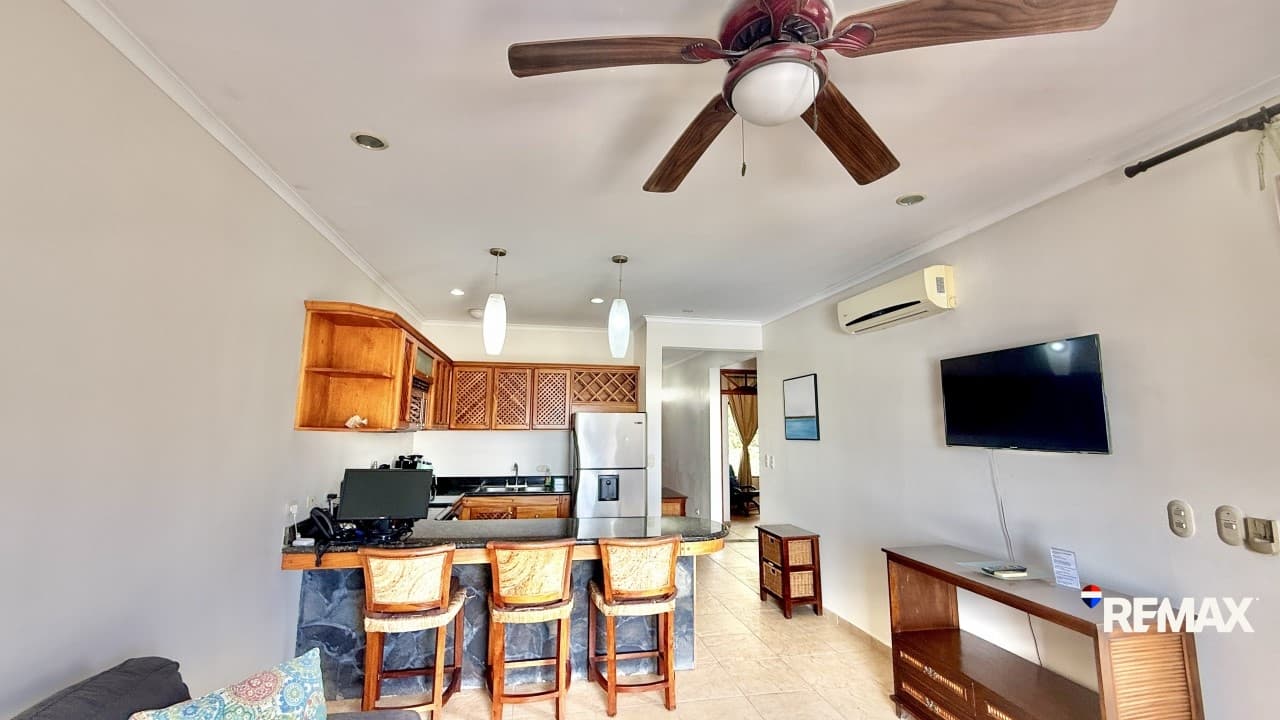 Beachfront Dream Condo Ocean View!, photo 4