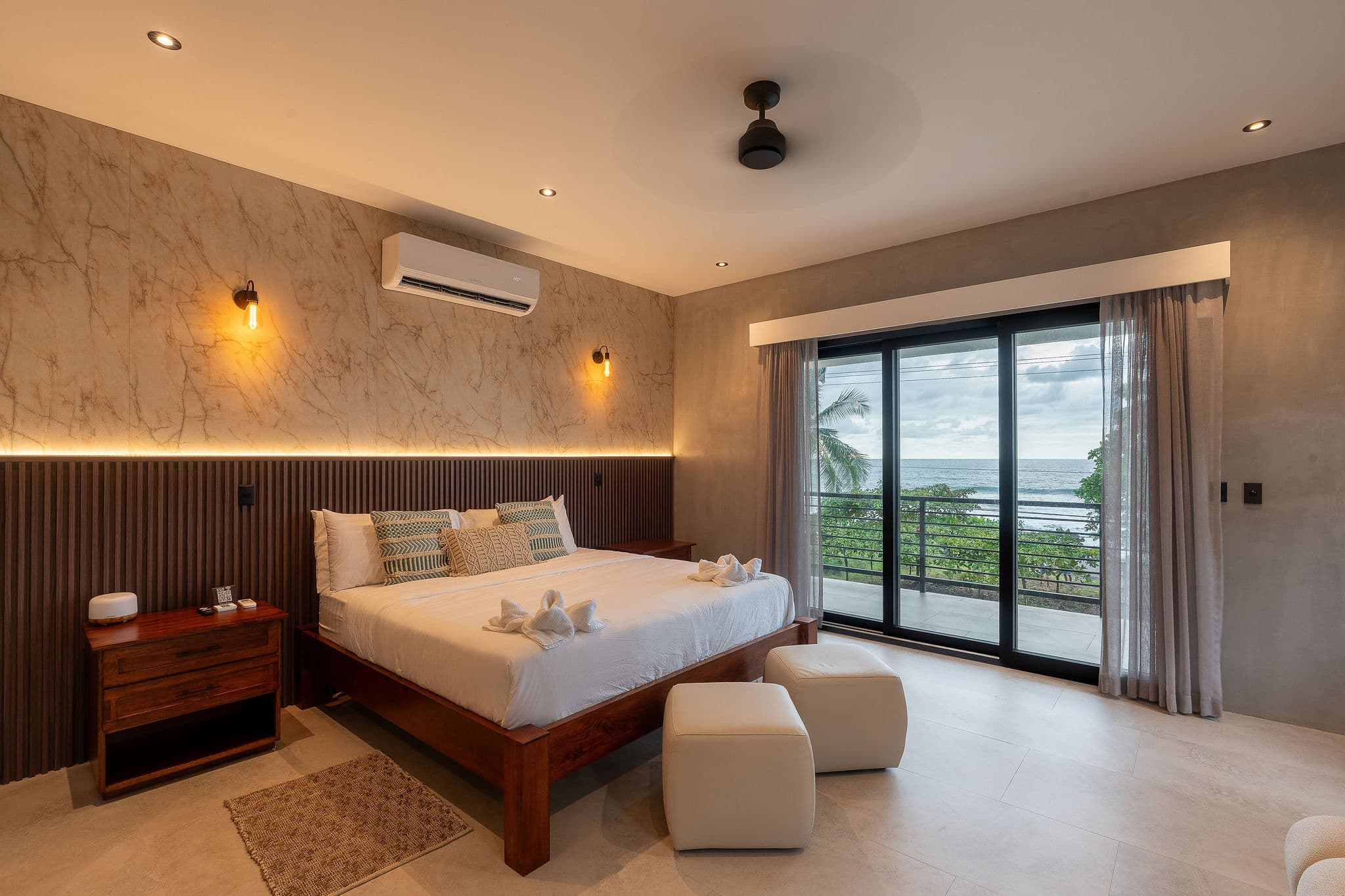Oceanfront Luxury Home, photo 14