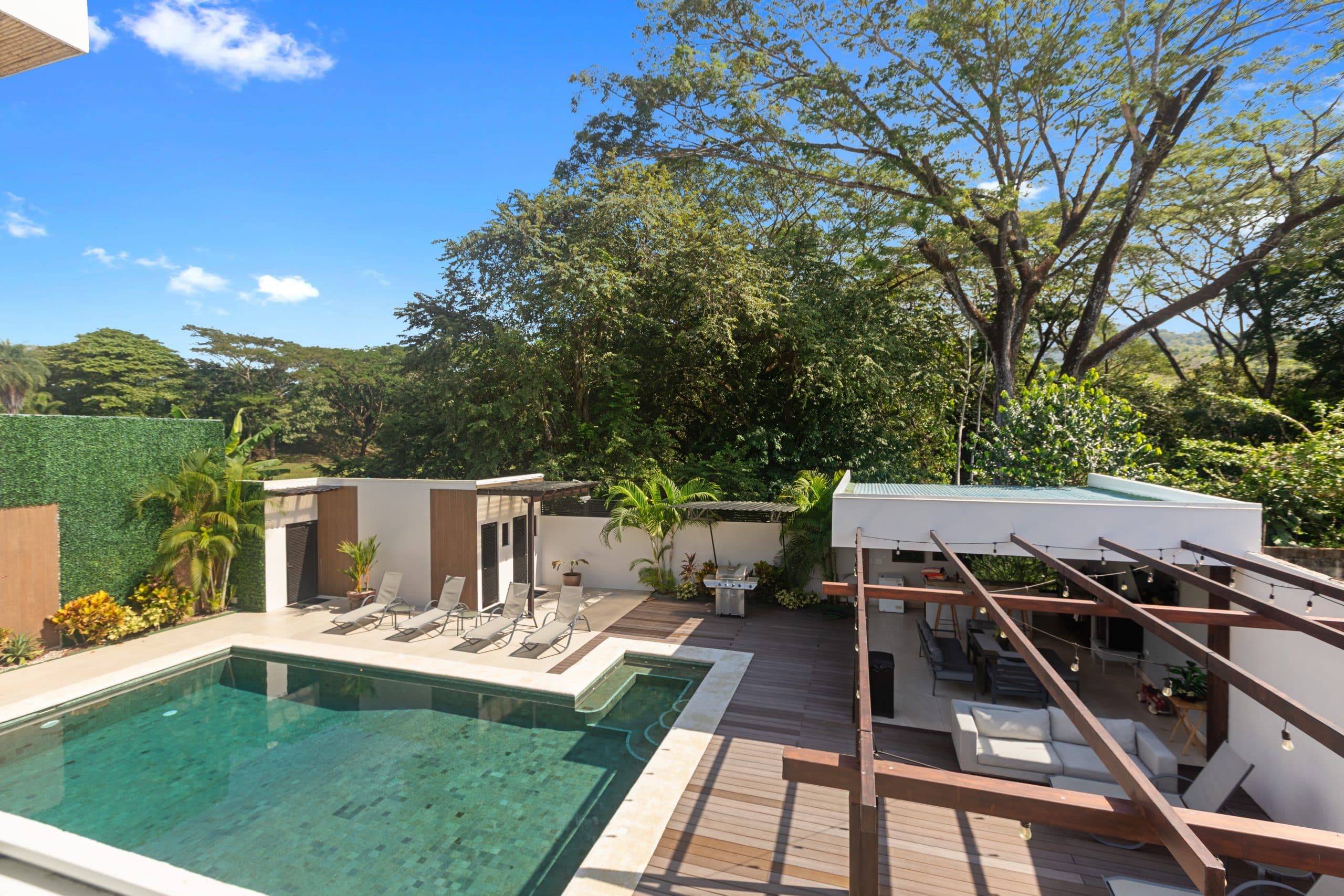 Luxury Residence in Jaco Beach with a Private Pool