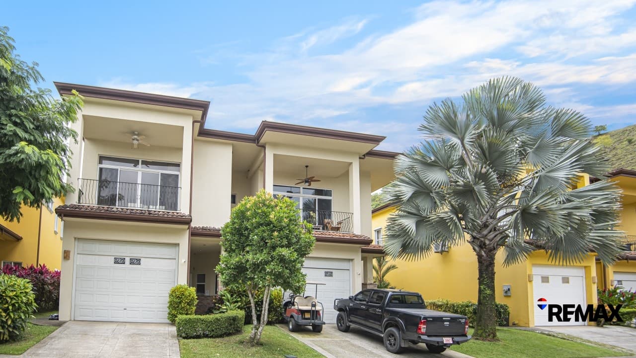 Beachside Lifestyle in Las Lomas, photo 3