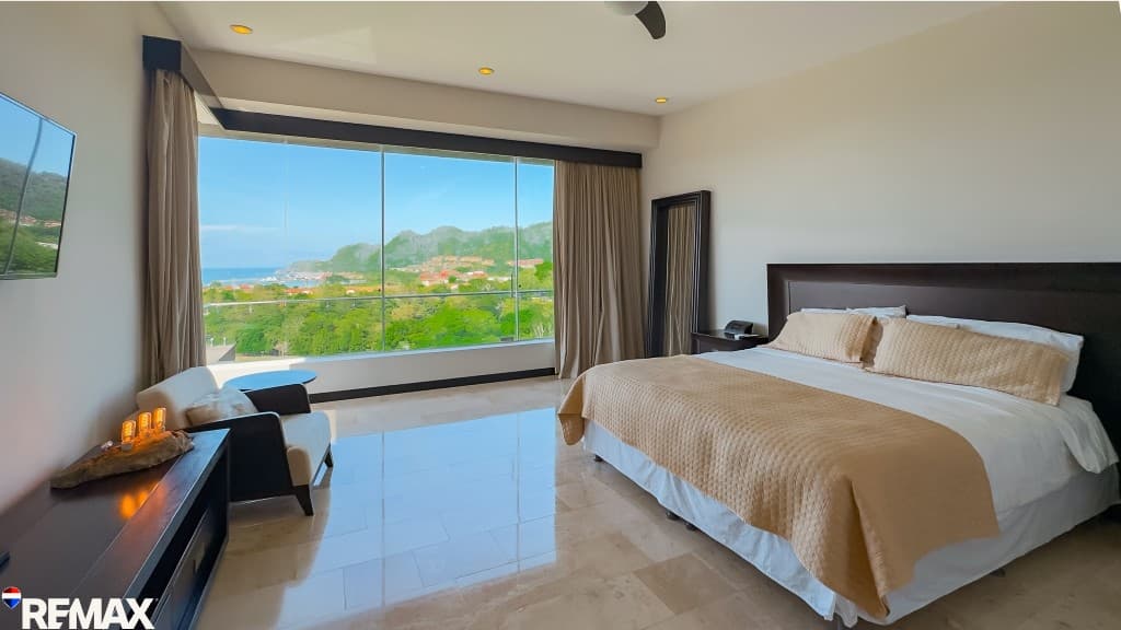 Panoramic Ocean View Living I Altos de Montserrat, photo 15