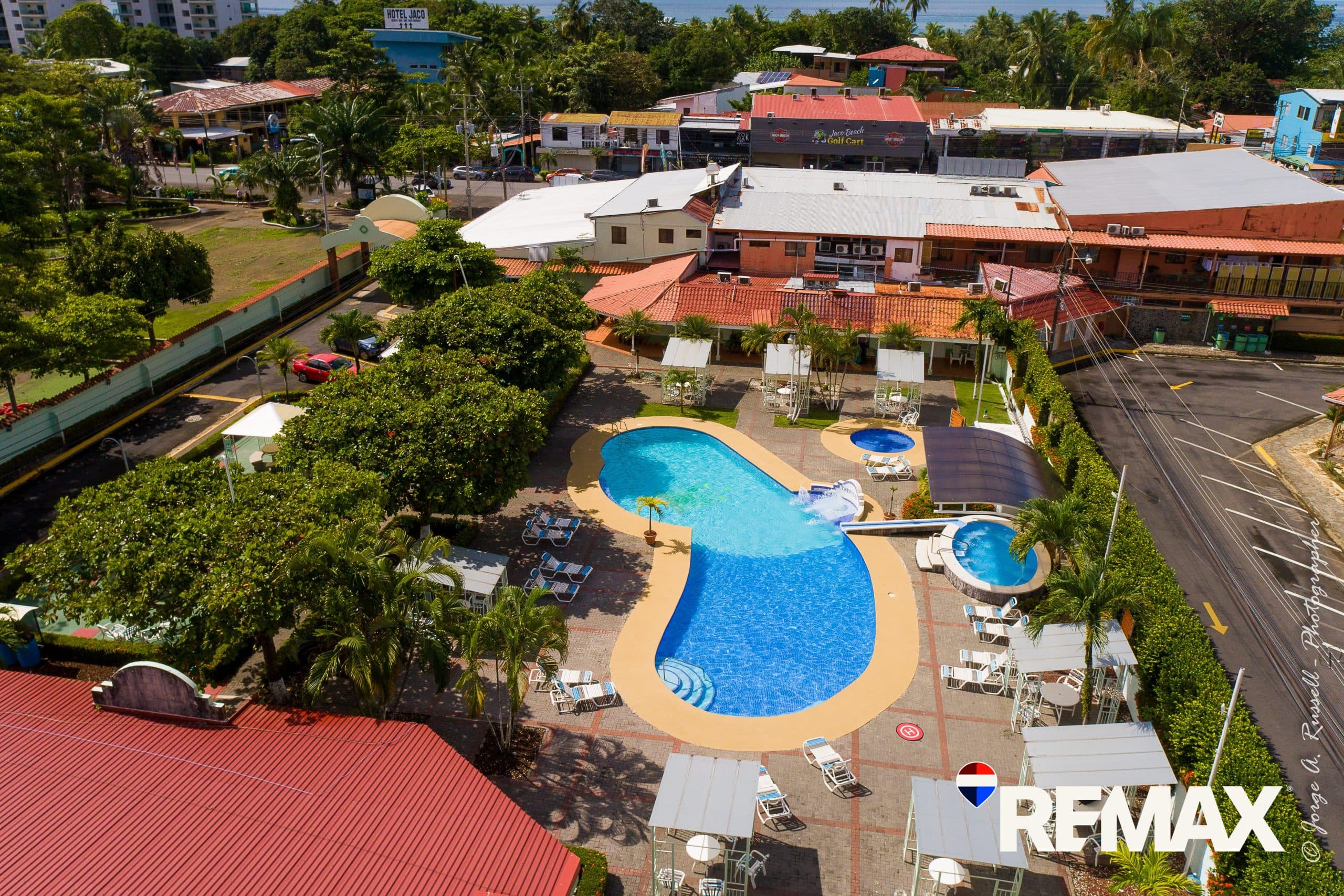 Tropical 2-Bedroom Poolside Condo, photo 14