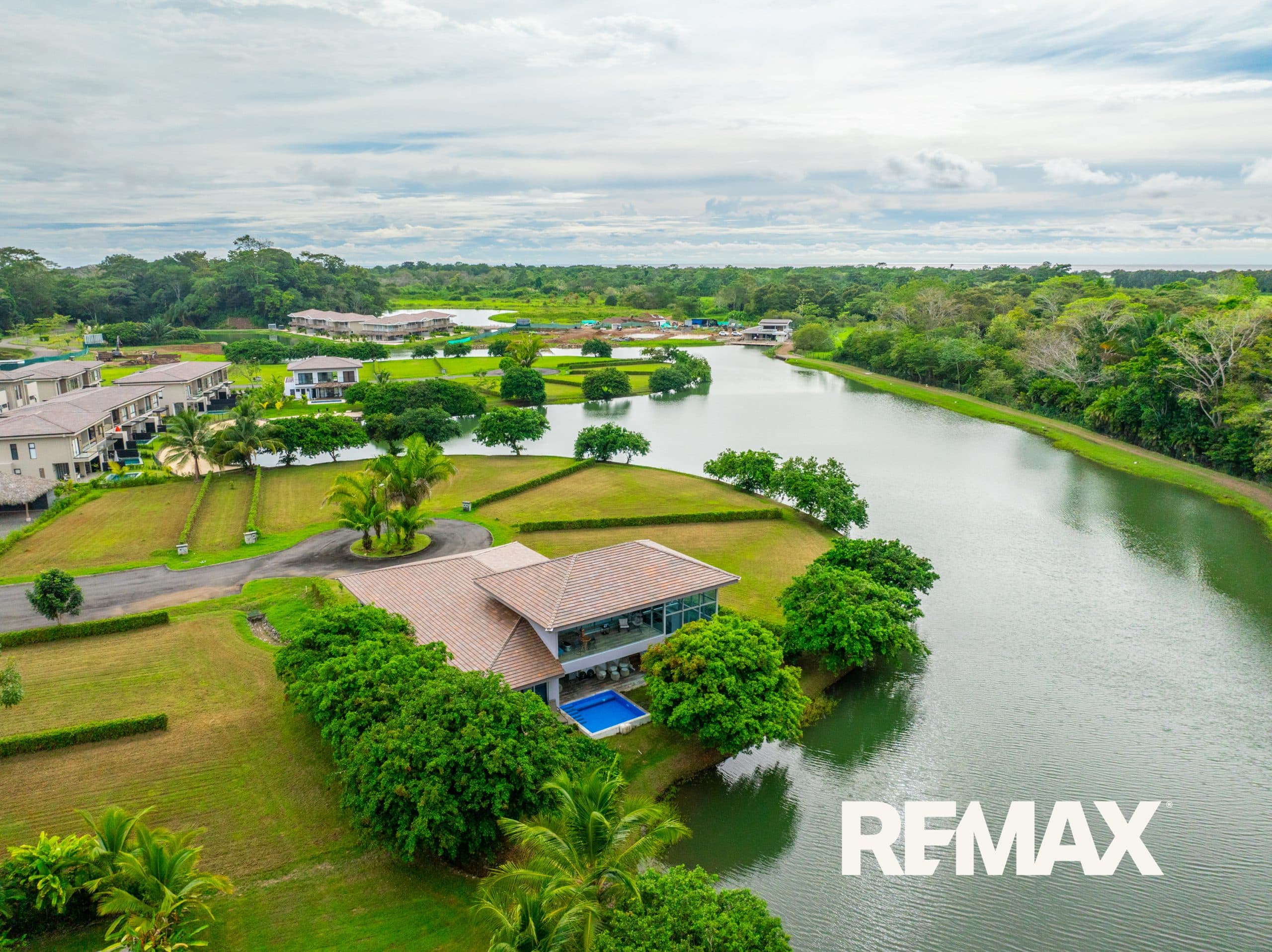 Luxury Lakeside Villa | Exclusive Beachside Community, photo 18