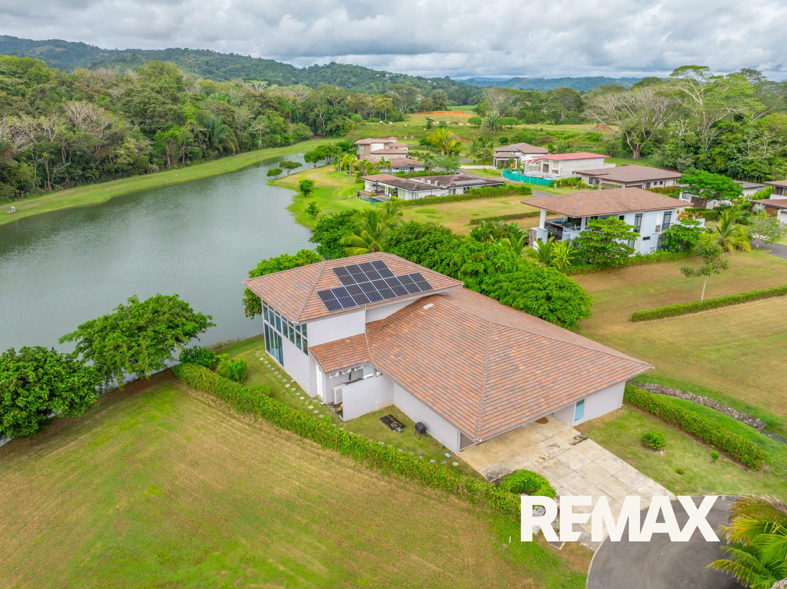 Luxury Lakeside Villa | Exclusive Beachside Community, photo 19