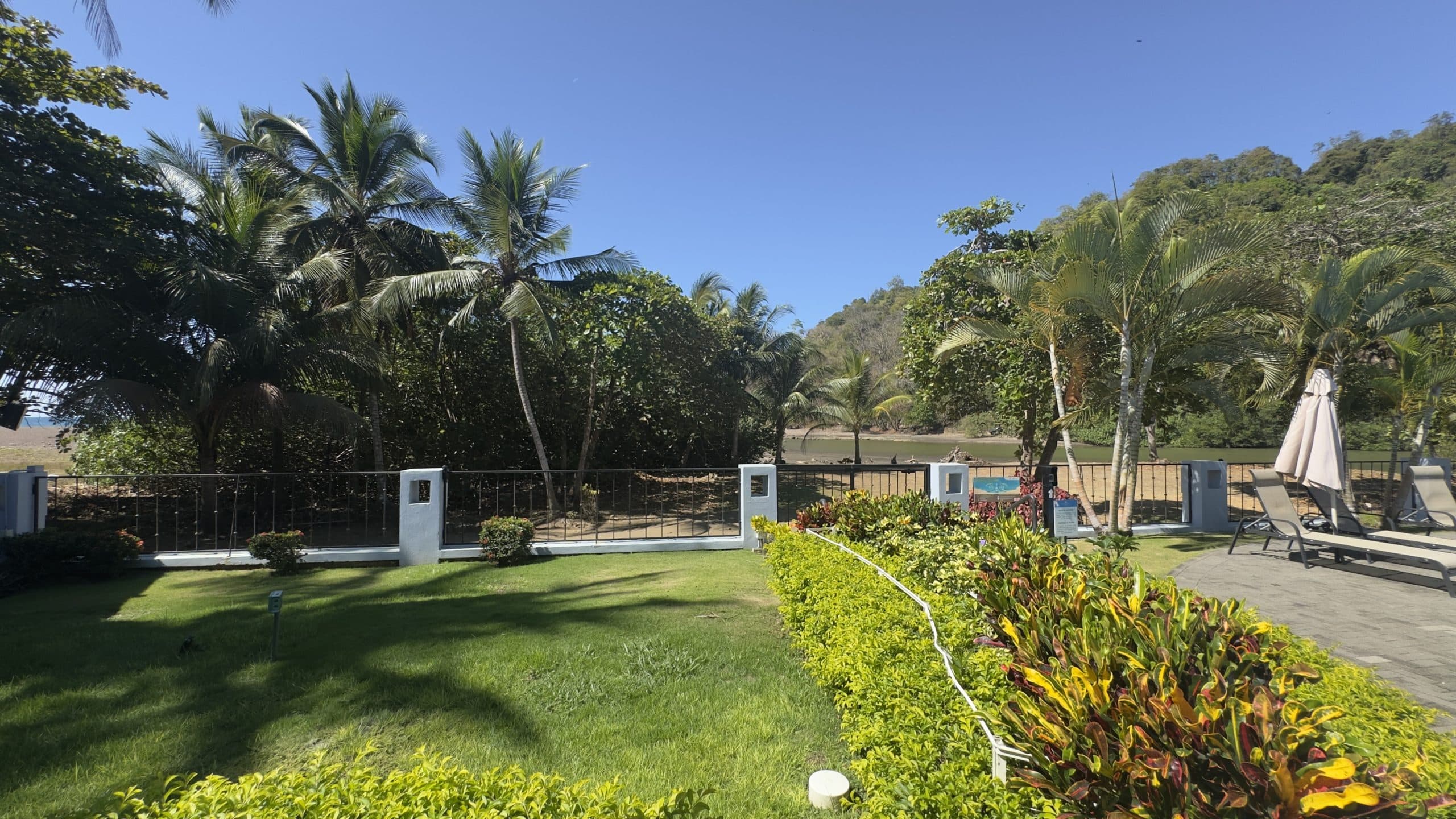 Prime Oceanfront Condo in Jacó Beach, photo 5