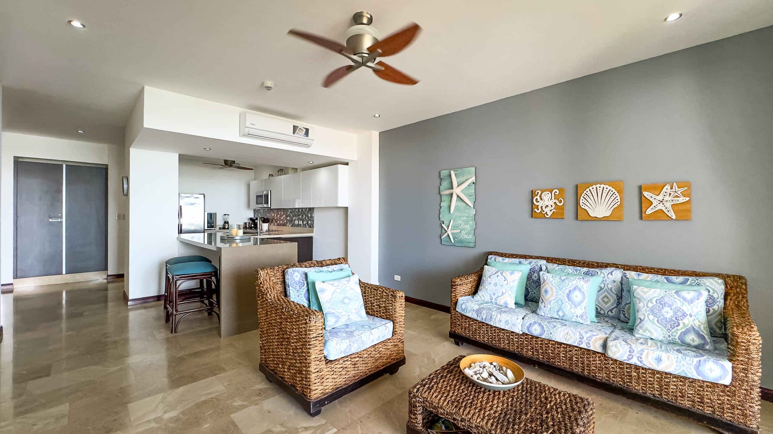 Prime Oceanfront Condo in Jacó Beach, photo 8