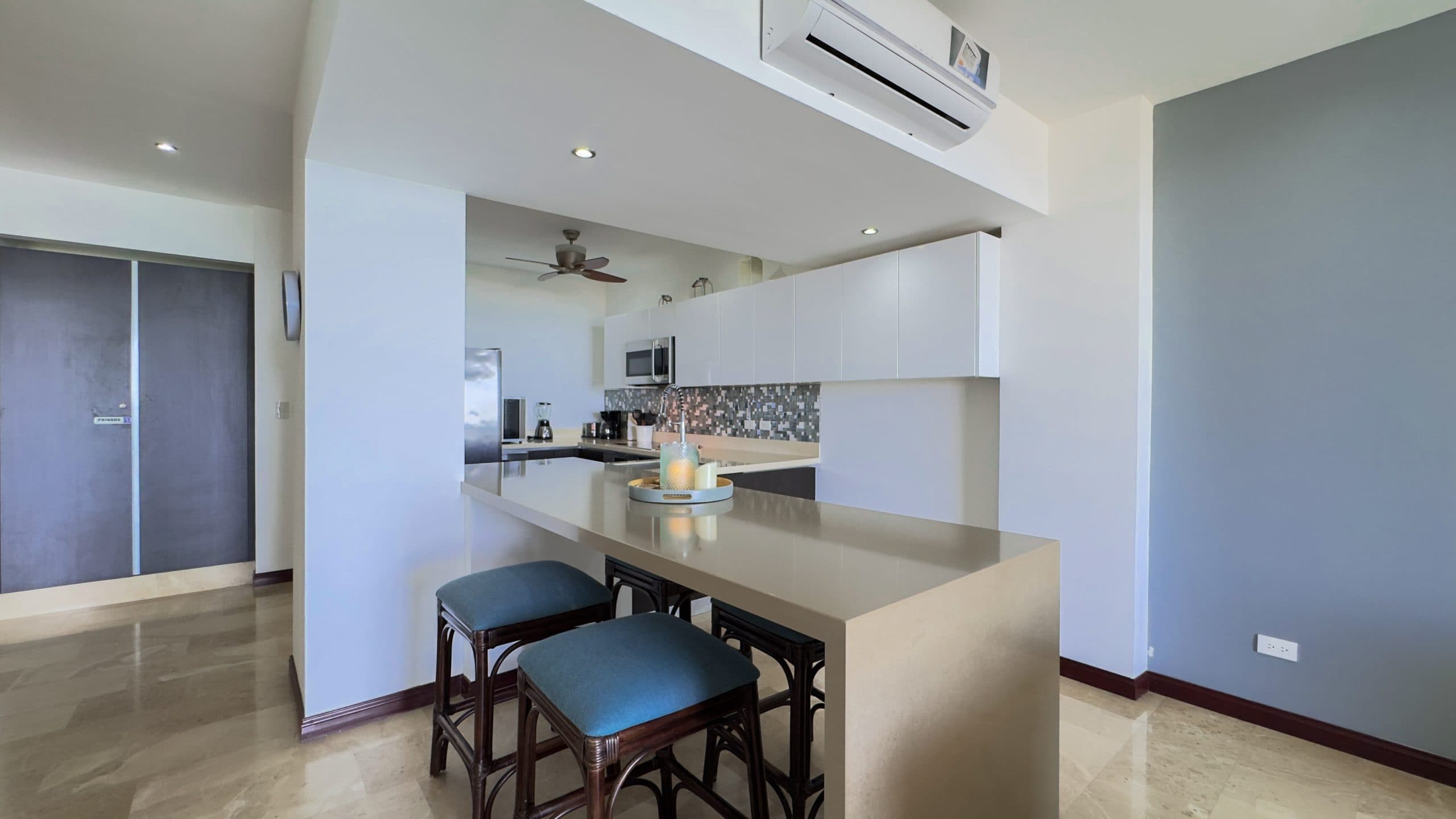 Prime Oceanfront Condo in Jacó Beach, photo 9