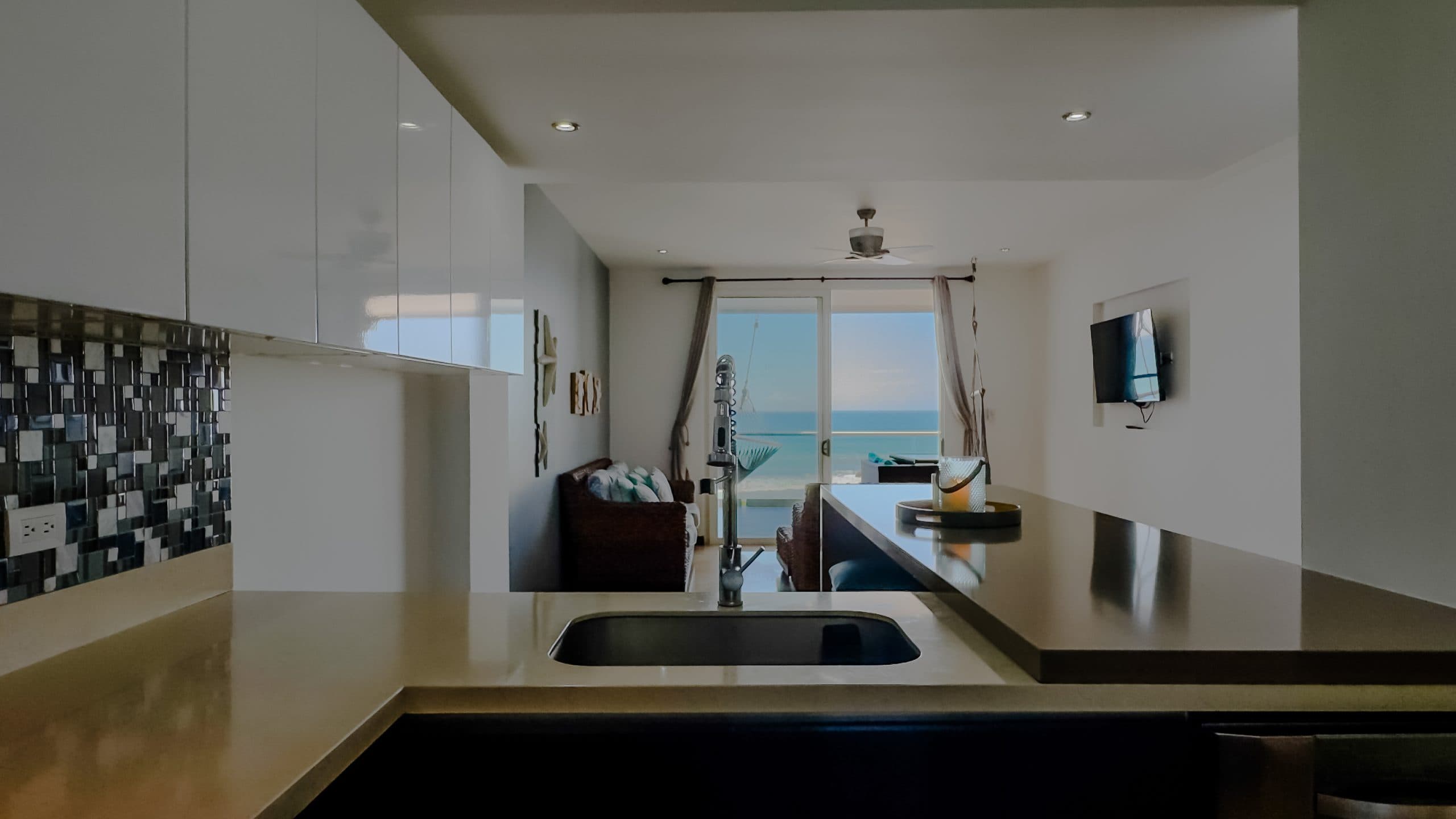 Prime Oceanfront Condo in Jacó Beach, photo 13